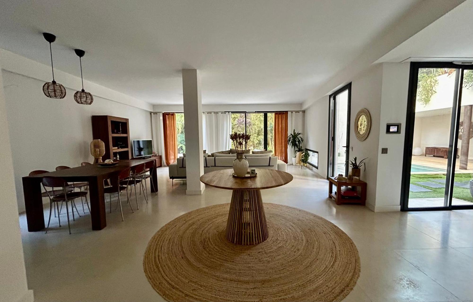 Rumah Bali Канны Экстерьер фото